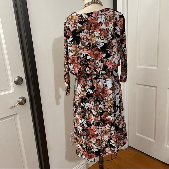 EllumiNation Cinched waist Printed Dress - Picture 6 of 6